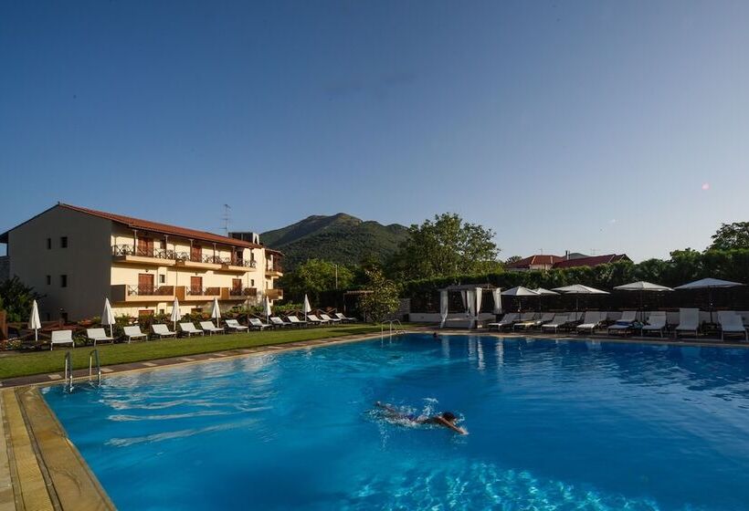 فندق Mont Helmos