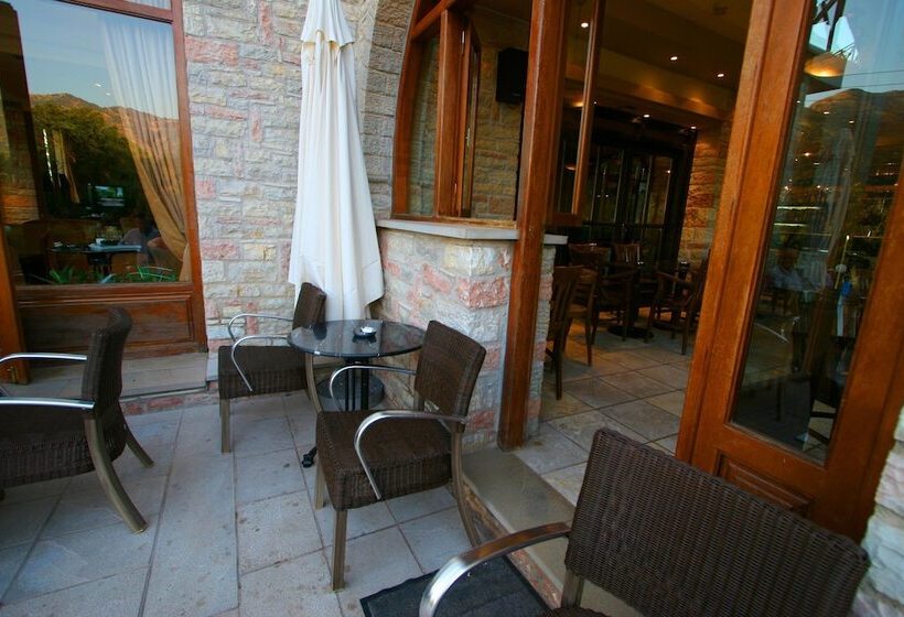 فندق Mont Helmos