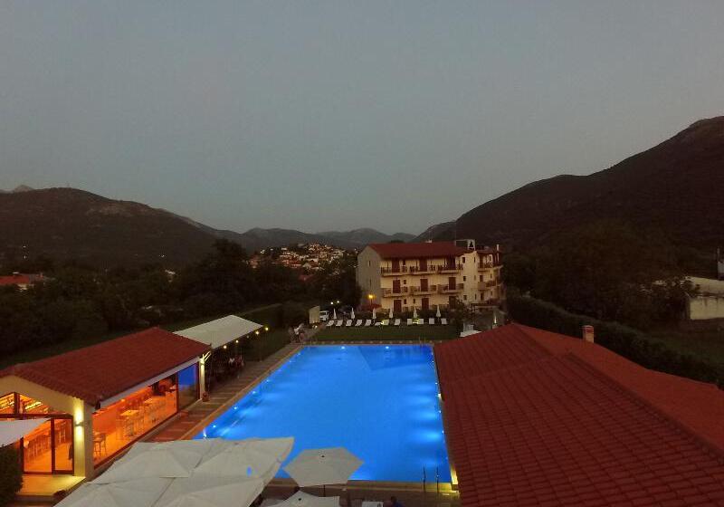 فندق Mont Helmos