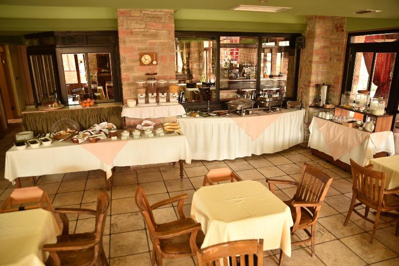 فندق Mont Helmos