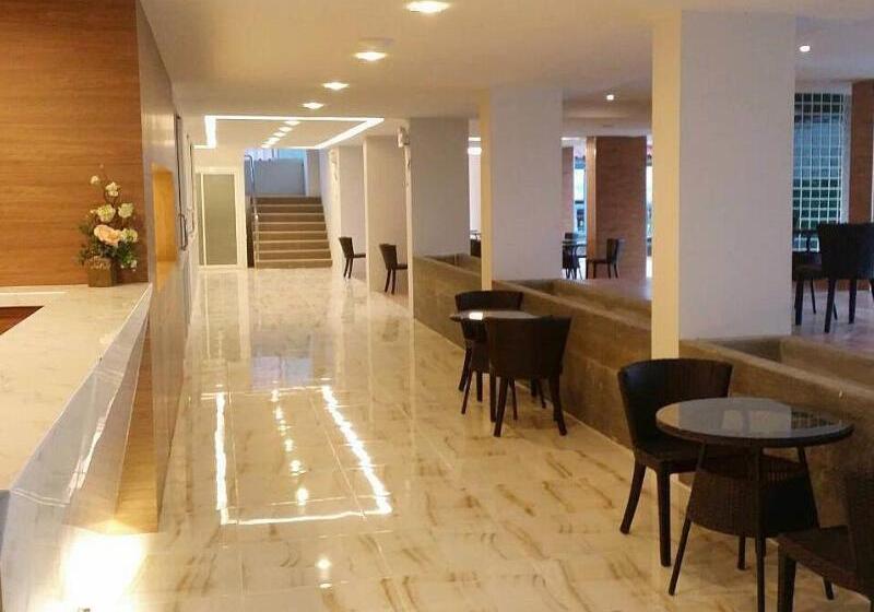 Отель Nantra Pattaya Baan Ampoe Beach