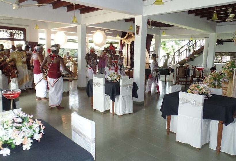 호텔 Nilketha Villa Eco