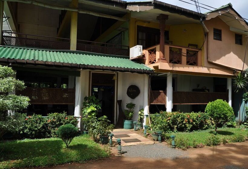 호텔 Nilketha Villa Eco