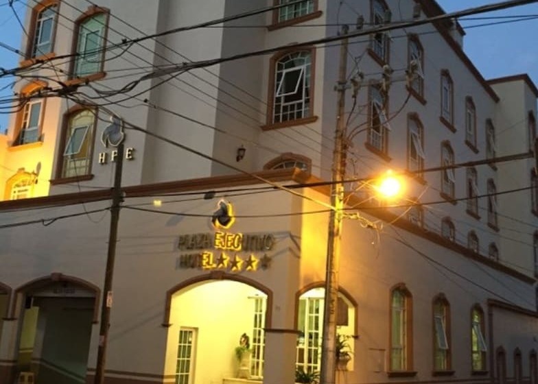 فندق Plaza Ejecutivo