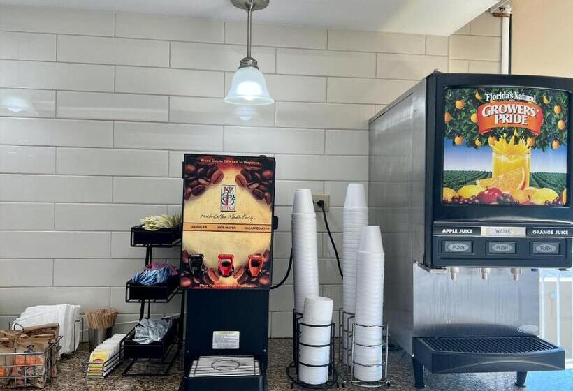 ホテル Red Roof Inn Charlottesville