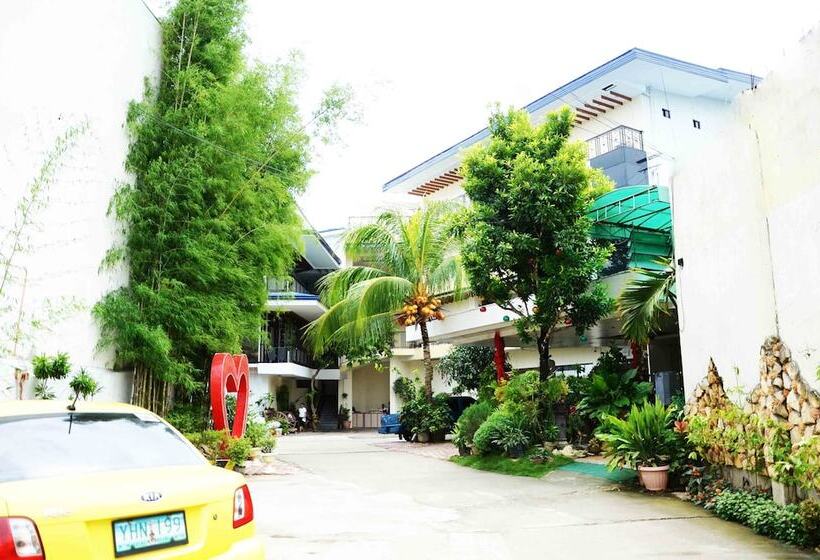 هتل Reyna S The Haven And Gardens