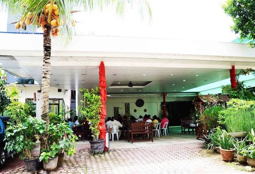 هتل Reyna S The Haven And Gardens