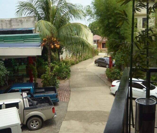 هتل Reyna S The Haven And Gardens