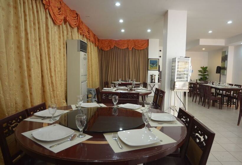 هتل Reyna S The Haven And Gardens