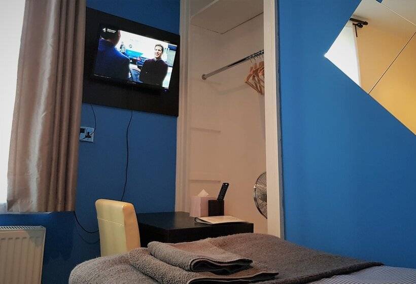 Отель Robin 7 Lodge City Centre