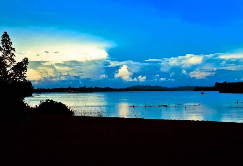 ホテル Roman Lake Ayurveda Resort