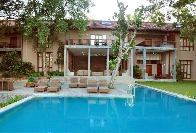 ホテル Roman Lake Ayurveda Resort