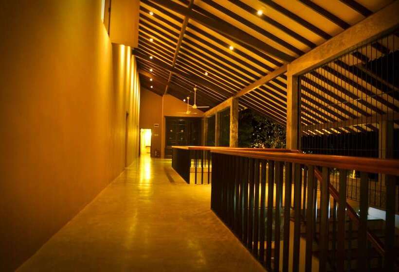 ホテル Roman Lake Ayurveda Resort