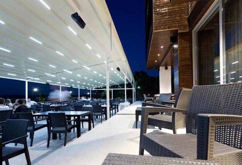 هتل Romantique Plaza Dojran