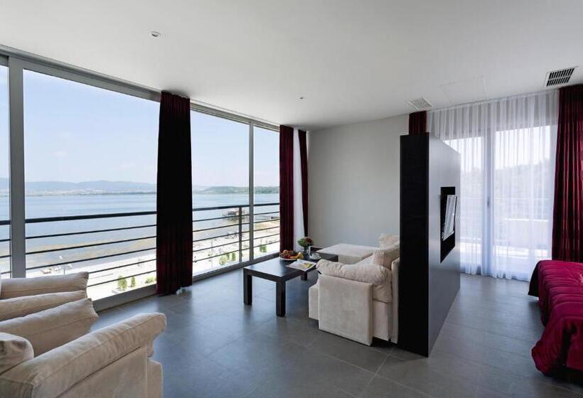 هتل Romantique Plaza Dojran