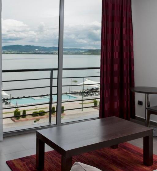 هتل Romantique Plaza Dojran