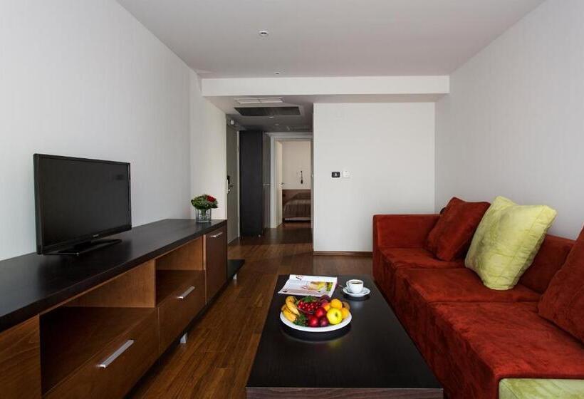 هتل Romantique Plaza Dojran