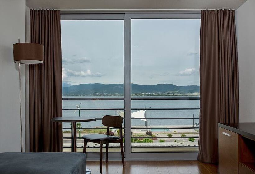 هتل Romantique Plaza Dojran