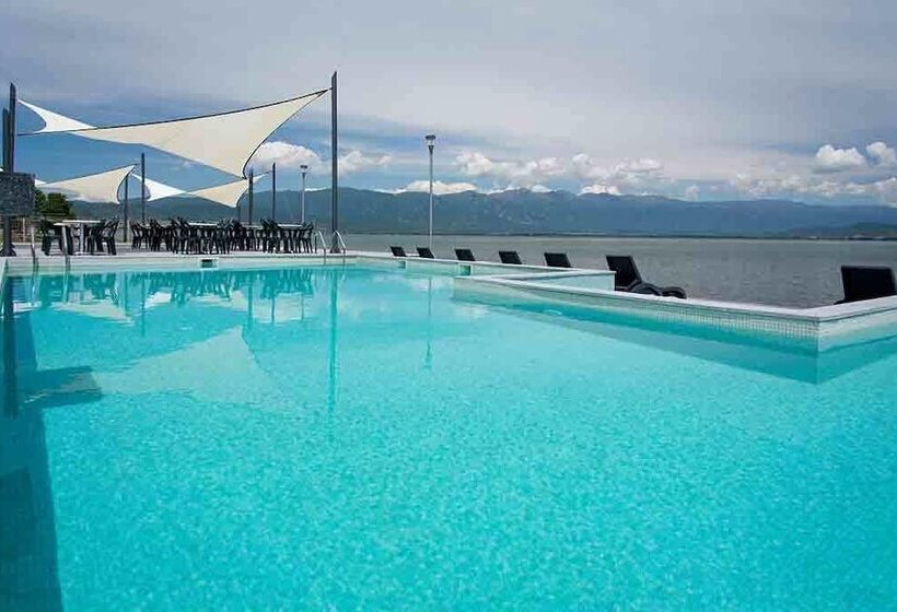 هتل Romantique Plaza Dojran