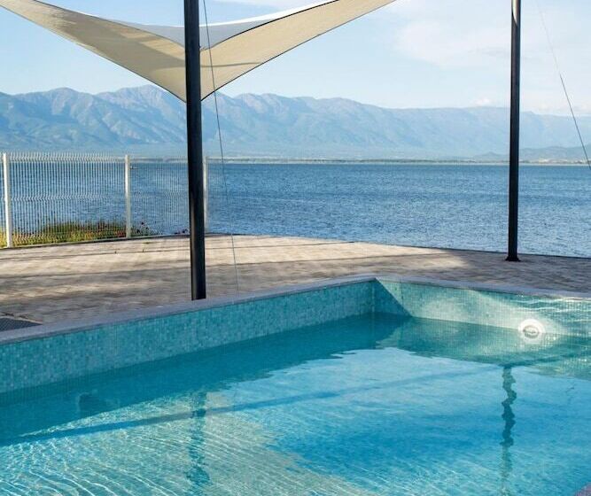 هتل Romantique Plaza Dojran