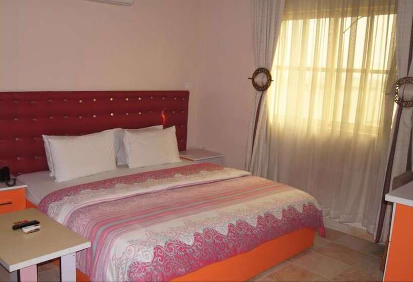 Royalview Hotel And Suites