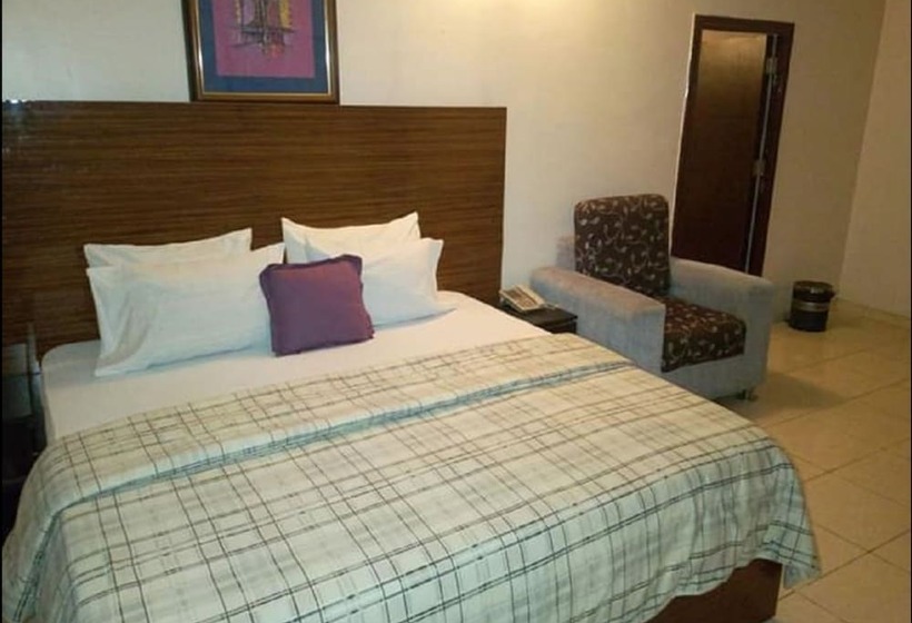 Royalview Hotel And Suites