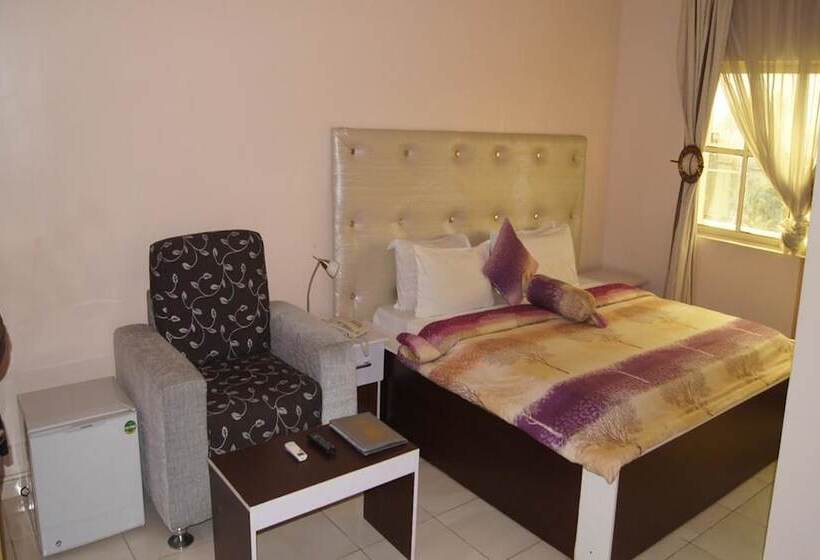 Royalview Hotel And Suites