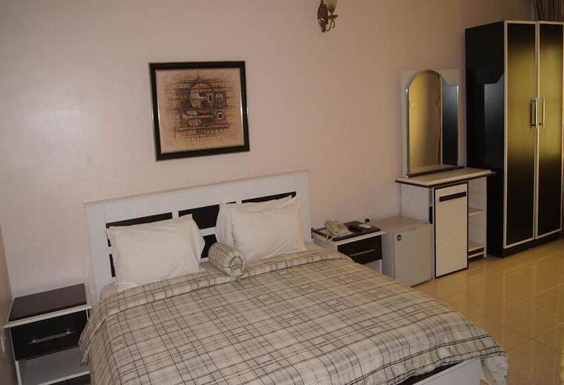 Royalview Hotel And Suites