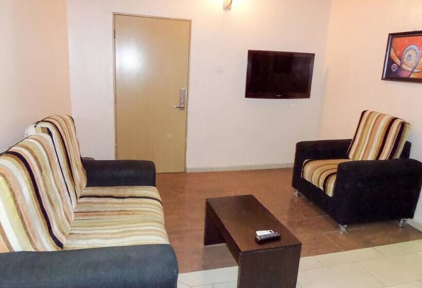 Royalview Hotel And Suites