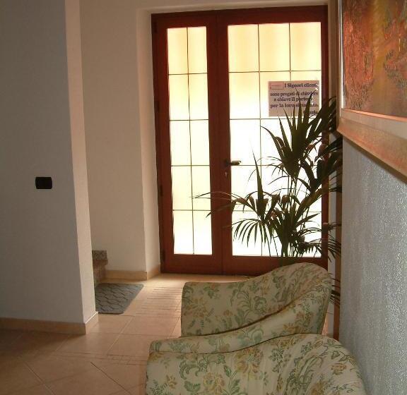 هتل Scano Comfort Inn