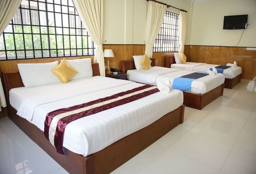 בית מלון כפרי Sihanoukville Plaza