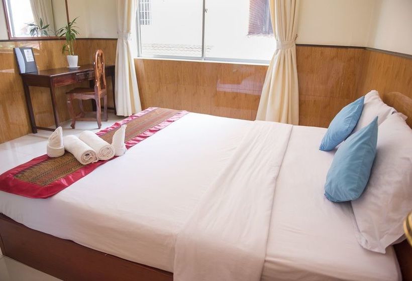 בית מלון כפרי Sihanoukville Plaza