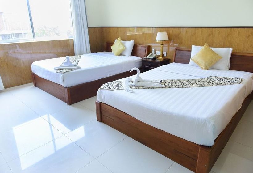 בית מלון כפרי Sihanoukville Plaza