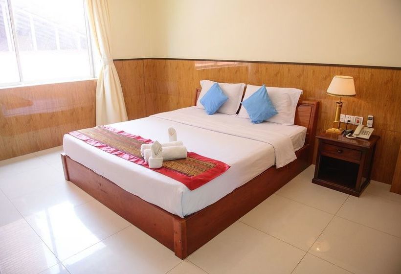 בית מלון כפרי Sihanoukville Plaza