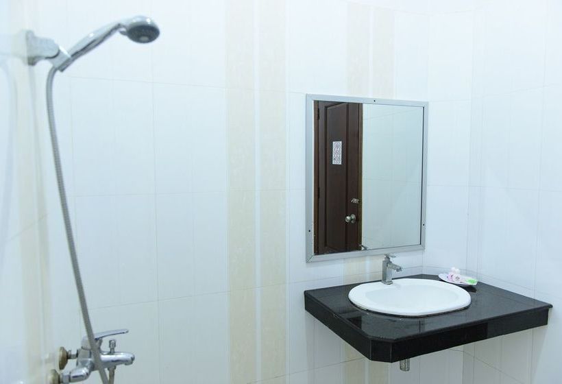 בית מלון כפרי Sihanoukville Plaza