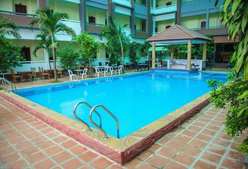בית מלון כפרי Sihanoukville Plaza
