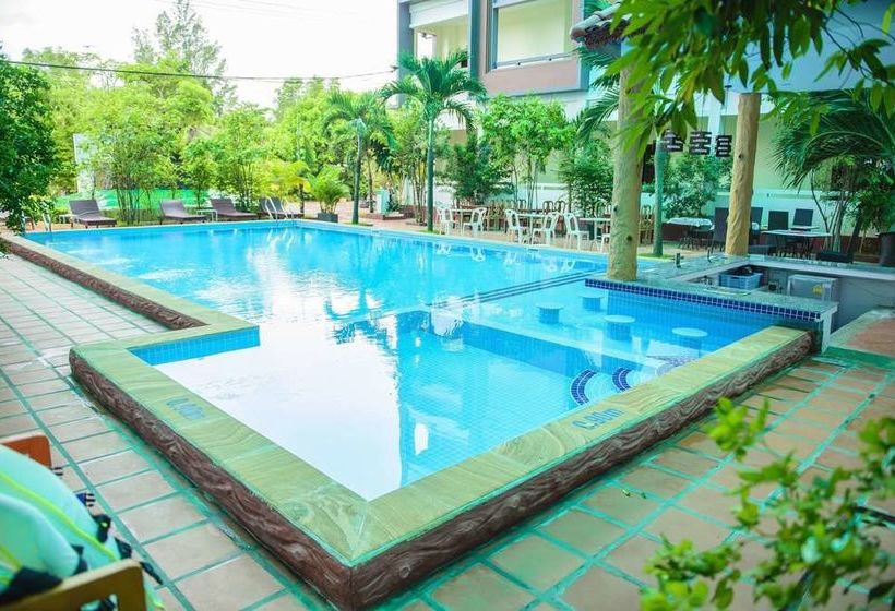 בית מלון כפרי Sihanoukville Plaza