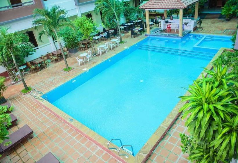 בית מלון כפרי Sihanoukville Plaza