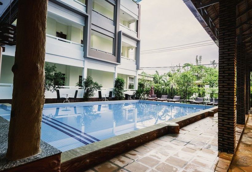 בית מלון כפרי Sihanoukville Plaza