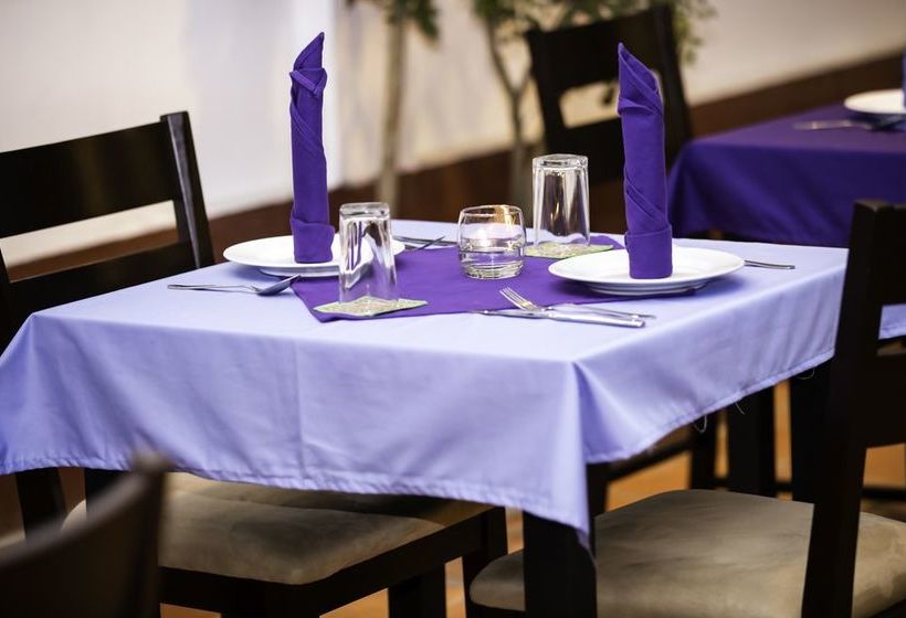 בית מלון כפרי Sihanoukville Plaza