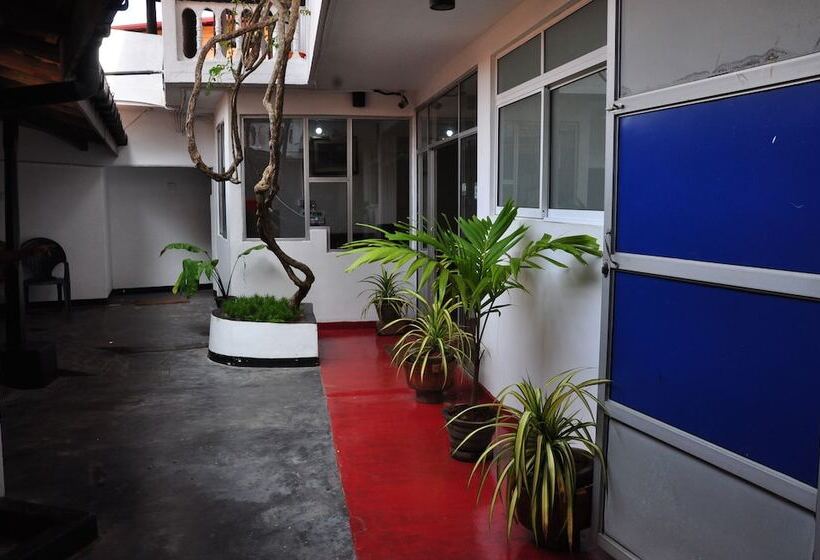 فندق Surf Una Beach