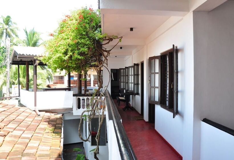 فندق Surf Una Beach