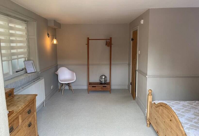 בית מלון כפרי The Admiral Hornblower