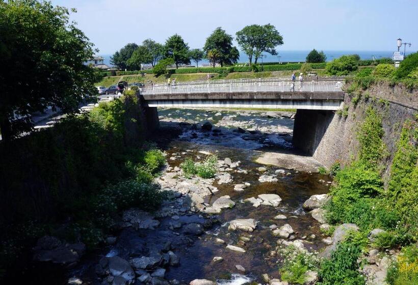 فندق The Lyn Valley Guest House