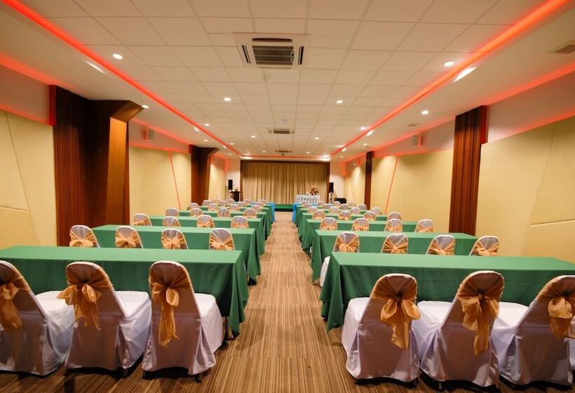 Отель Phufa Waree Chiangrai Resort Sha Extra Plus