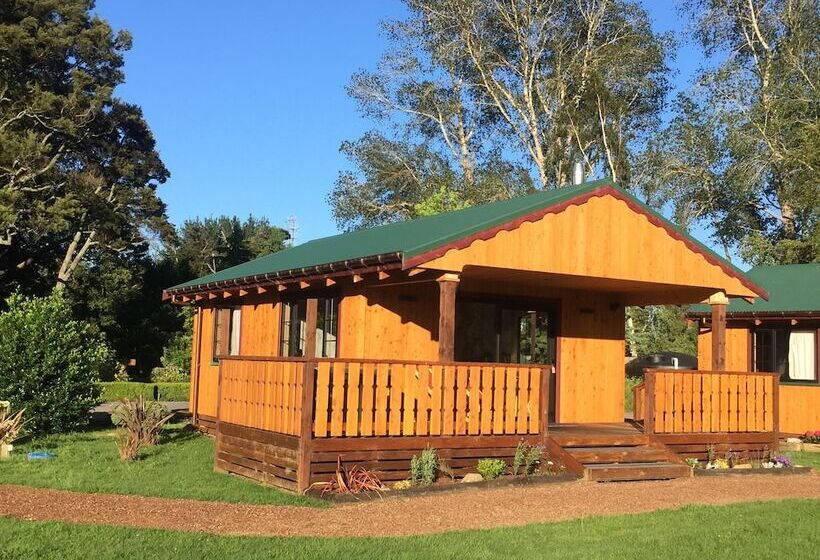 בית מלון כפרי The River Lodge