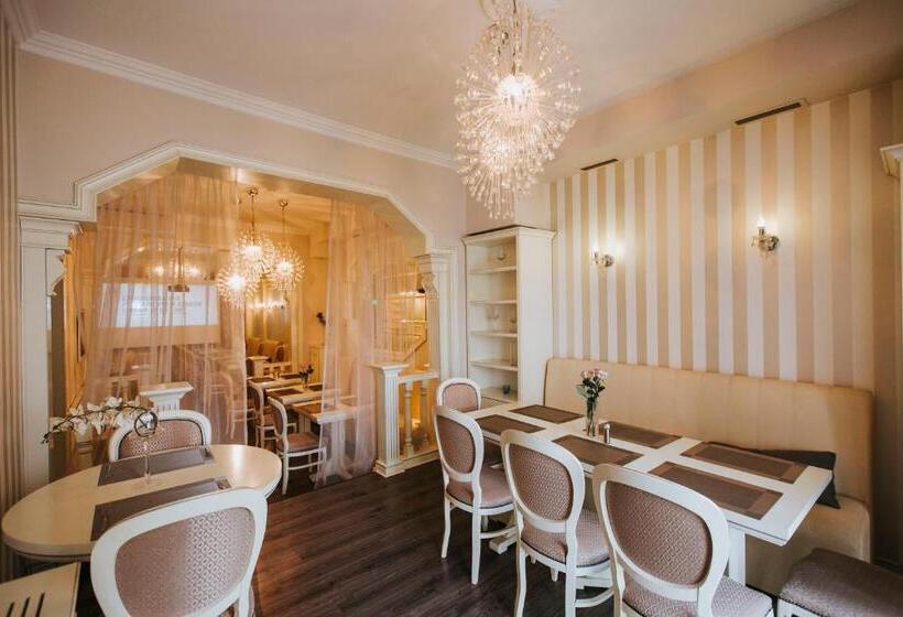 Отель Vila Cornelia