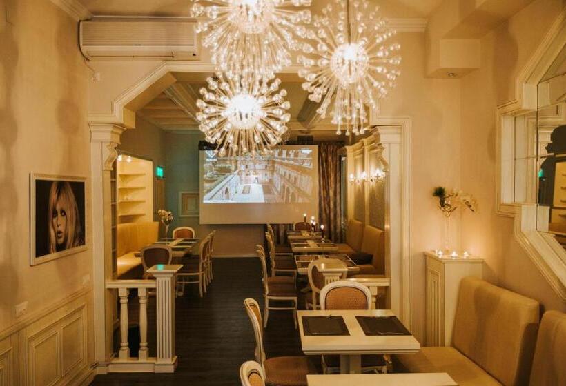 Отель Vila Cornelia