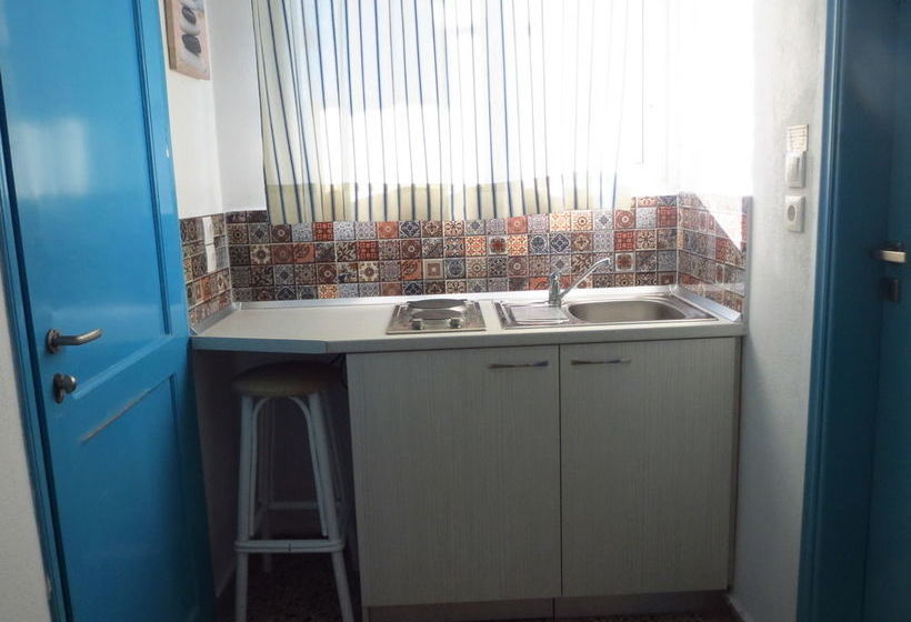 فندق Vivian Studios