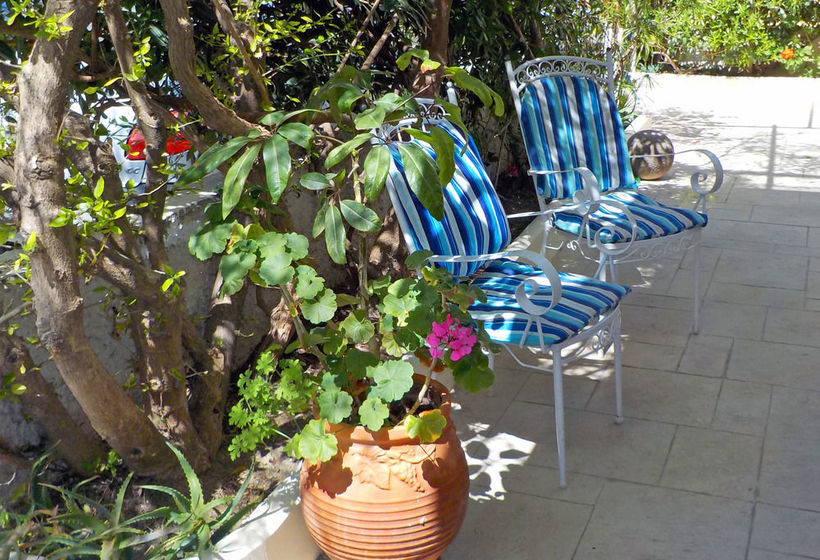 فندق Vivian Studios